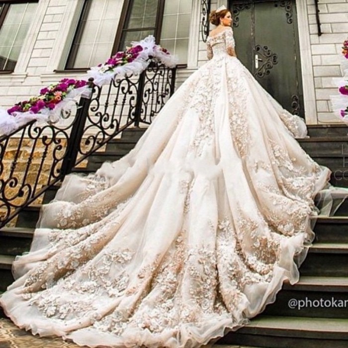 Short wedding dress with train